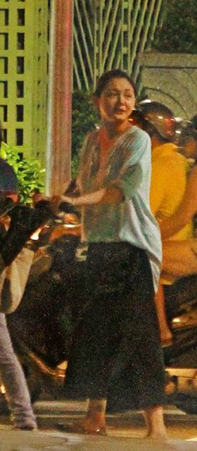 Từ Hy Viên lộ dáng "mập mạp" trong ngày tái xuất - 12
Khi được hỏi về khả năng cho các con gia nhập làng giải trí, Từ Hy Viên giải thích, cô muốn các con tự lựa chọn và không ép buộc các con làm theo ý mình.