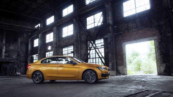 BMW 1-Series Sedan chính thức ra mắt - 3 BMW 1-Series Sedan chính thức ra mắt - 3