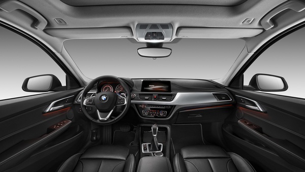 BMW 1-Series Sedan chính thức ra mắt - 4 BMW 1-Series Sedan chính thức ra mắt - 4