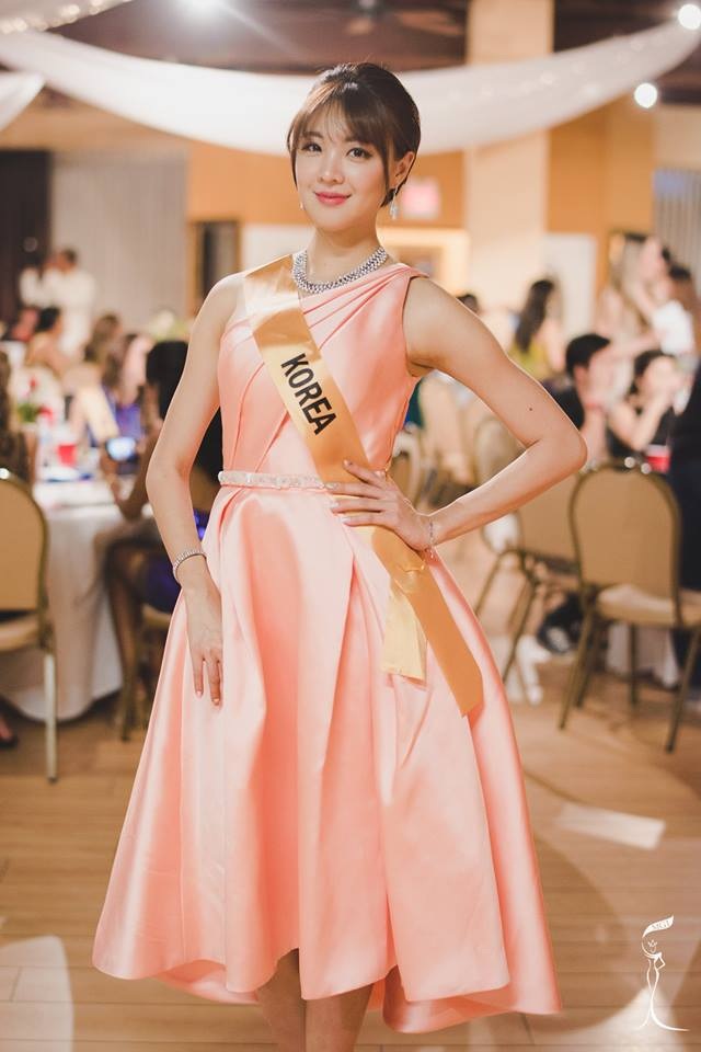 Thí sinh Hoa hậu Hòa bình thế giới 2016 lộng lẫy trong tiệc gặp mặt - 25
Hoa hậu Hàn Quốc