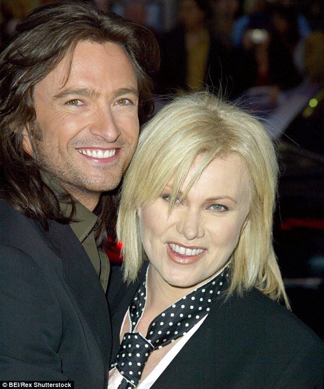 
Hguh Jackman kết hôn khi mới 27 tuổi còn Deborra-Lee Furness đã 40 tuổi.
