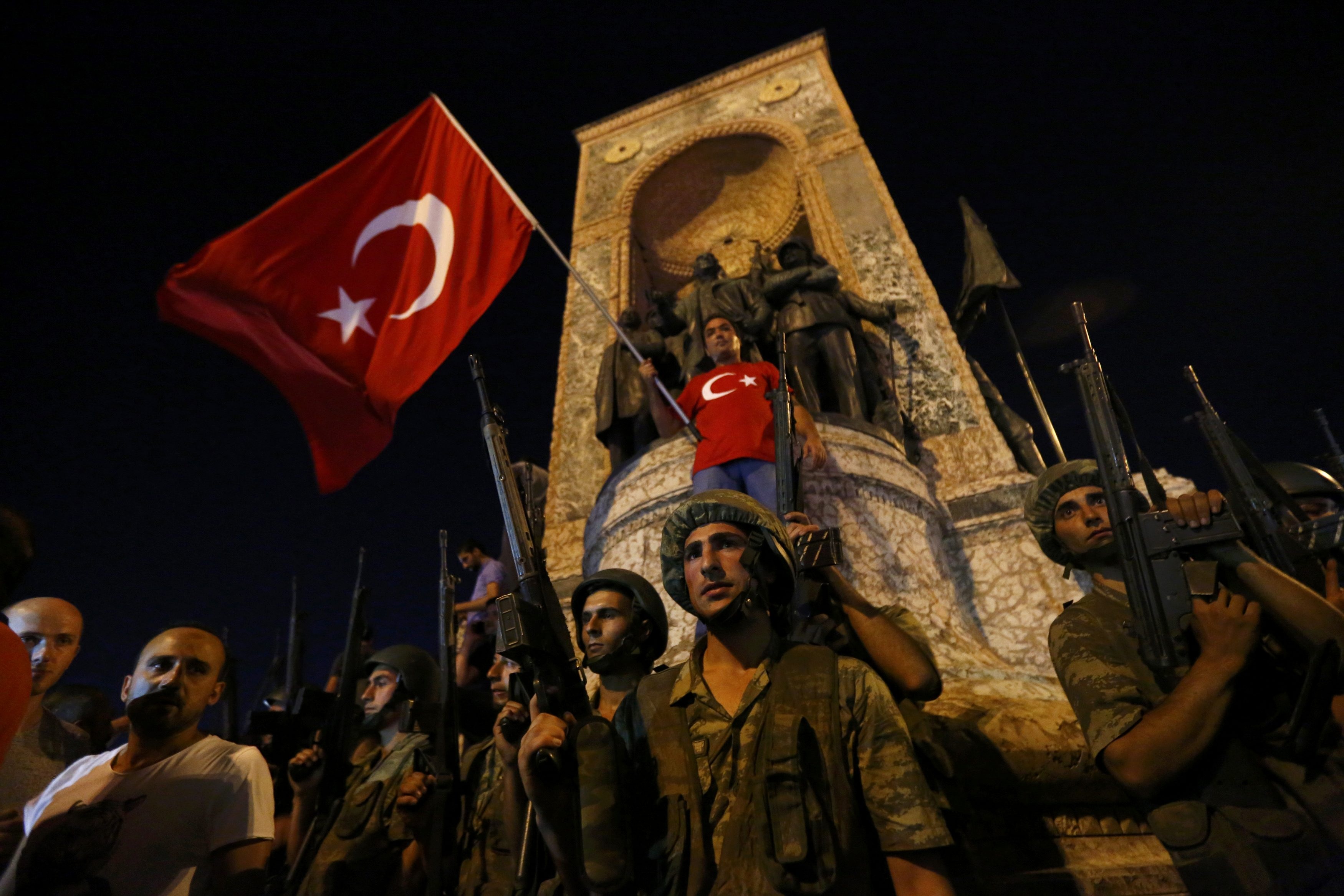 Quân đội Thổ Nhĩ Kỳ đảo chính bất thành