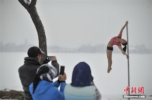 Rùng mình với những thú chơi độc, lạ trong trời rét căm - 3 Rùng mình với những thú chơi độc, lạ trong trời rét căm - 3