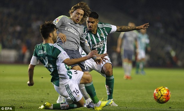 Real Madrid tìm lại cảm giác chiến thắng tại Villamarin? - 2
Real Madrid sẽ đối diện nhiều khó khăn trước Betis tại Villamarin