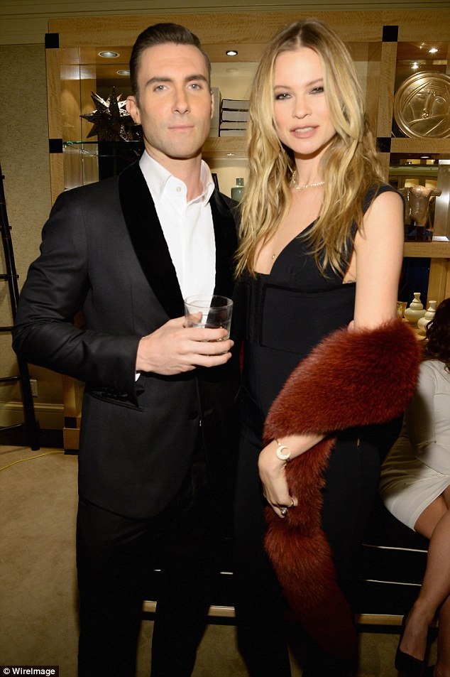Adam Levine hạnh phúc với trải nghiệm lần đầu làm cha - Ảnh 2. Adam Levine hạnh phúc với trải nghiệm lần đầu làm cha - Ảnh 2.