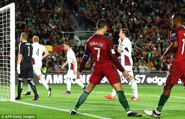 
CR7 rực sáng trong chiến thắng của Bồ Đào Nha
