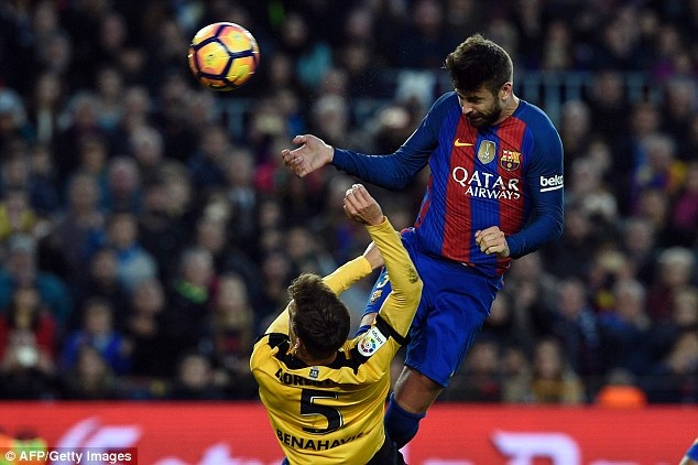 Vắng Messi và Suarez, Barcelona hòa thất vọng Malaga - 1
Barcelona đã thi đấu đầy bế tắc trên sân nhà