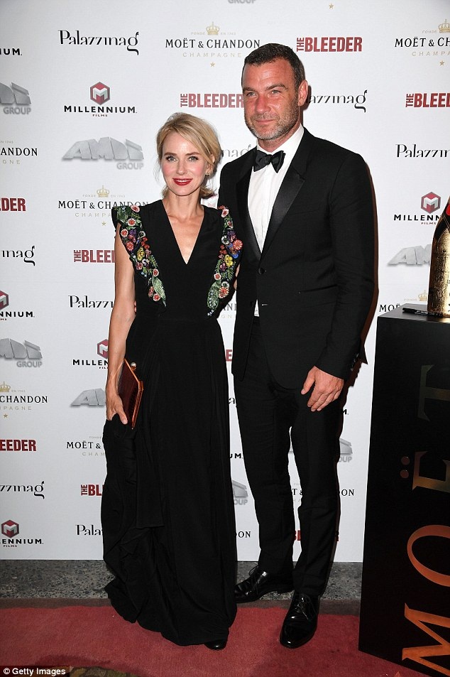 
Sau khi chia tay, Naomi và Liev vẫn là bạn thân và cùng nhau nuôi dạy hai cậu con trai.
