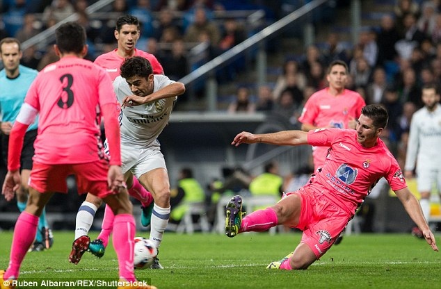 
Enzo Zidane ghi bàn trong thắng lợi 6-1 của Real Madrid
