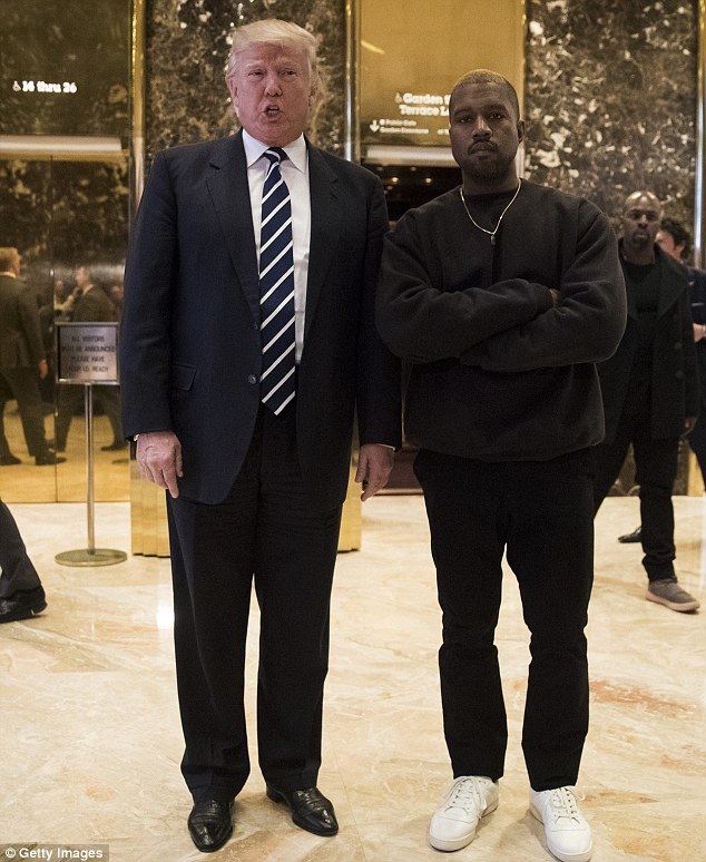 
Ngày 14/12, Kayne West có buổi gặp gỡ với tổng thống Mỹ - Donald Trump.
