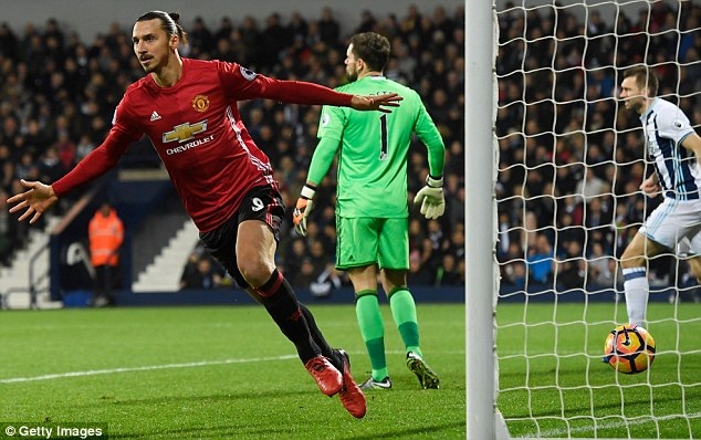 Ibrahimovic lập cú đúp, MU thắng trận thứ ba liên tiếp - 1
Niềm vui của Ibrahimovic sau khi ghi bàn vào lưới West Brom