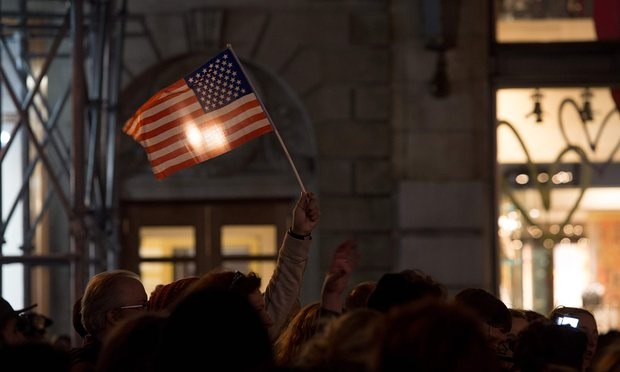 Biểu tình phản đối ông Trump đắc cử tiếp diễn đêm thứ 3 - 6
Một kế hoạch biểu tình lớn, với hơn 10.000 đăng ký tham gia, đã được lên kế hoạch vào chiều thứ 7 giờ địa phương tại thành phố New York, Mỹ. (Ảnh: Reuters)