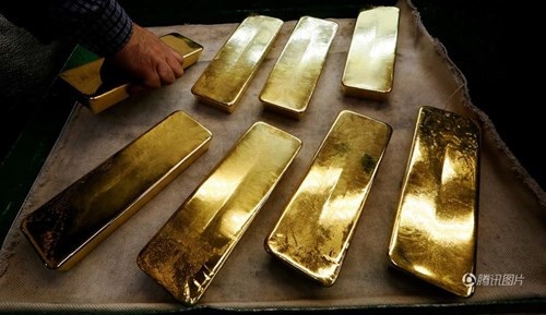 Cận cảnh quá trình sản xuất những thỏi vàng 24K - 7
Những thỏi vàng sau khi hoàn thành các bước cơ bản.