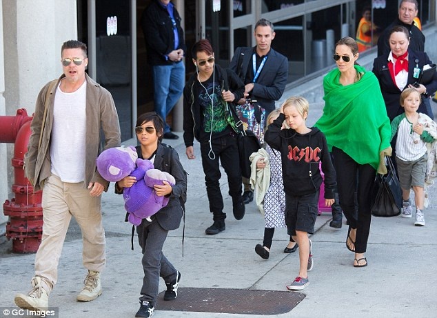 Brad Pitt và Angelina Jolie có thể tái ngộ dịp lễ Tạ Ơn - 1