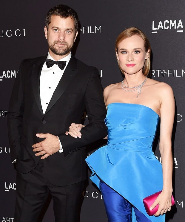 “Sao” và những vụ chia tay gây xôn xao của năm 2016 - 8
Mỹ nhân phim Troy Diane Kruger và bạn trai 10 năm - Joshua Jackson nói lời chia tay nhau hồi tháng 7 vừa qua. Suốt 10 năm yêu nhau, cả 2 đều chia sẻ rằng dù không kết hôn nhưng họ thực sự coi nhau là vợ chồng, 1 hôn lễ hay tờ giấy đăng ký không có ích gì cho tình yêu của hai người. Dù chia tay nhưng cánh săn ảnh vẫn thấy Diane và bạn trai thường gặp gỡ khá vui vẻ.