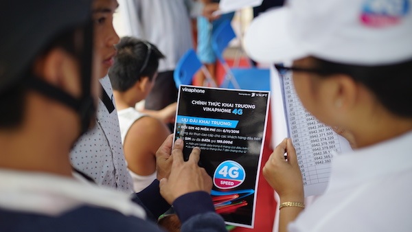 Khách hàng đua nhau đi đổi SIM để trải nghiệm 4G tại Phú Quốc - 4 Bộ Sim nhiều ưu đãi VinaPhone cung cấp cho thuê bao mới