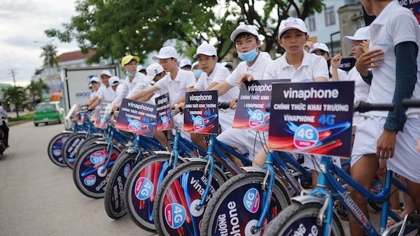 Khách hàng đua nhau đi đổi SIM để trải nghiệm 4G tại Phú Quốc - 5 Đoàn Roadshow giới thiệu VinaPhone 4G