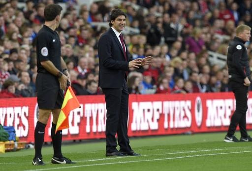Man City - Middlesbrough: Cơ hội bứt phá - 3
Aitor Karanka (giữa) đang nỗ lực để giúp Middlesbough có thể trụ hạng ở mùa giải năm nay