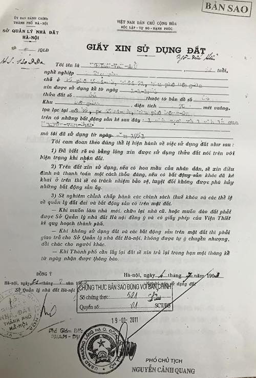 Công dân kêu cứu khi ba cấp toà tuyên thắng, bản án vẫn bất ngờ bị kháng nghị sau 1 ngày! - 3
Giấy xin sử dụng đất thể hiện quyền sở hữu tài sản.