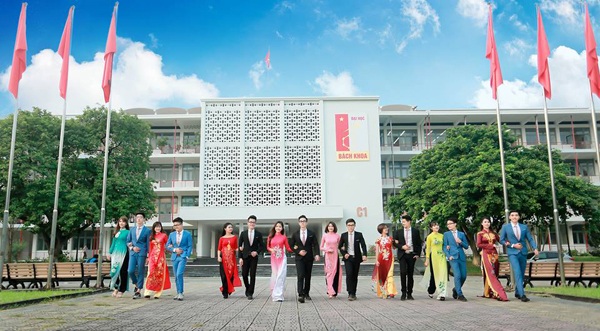 Nam thanh, nữ tú ĐH Bách khoa Hà Nội tranh tài SV thanh lịch - 1
16 gương mặt nam thanh, nữ tú sẽ tranh tài trong đêm chung kết Mr and Miss Đại học Bách khoa tối nay (14/10).