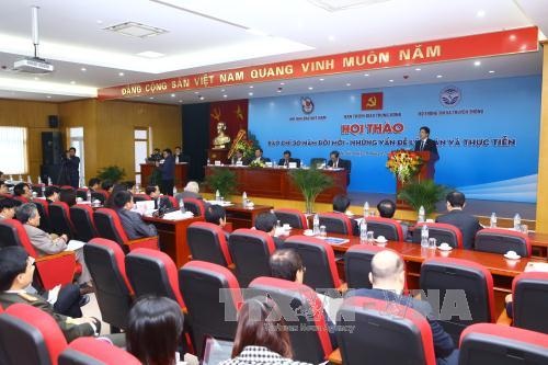 Báo chí 30 năm đổi mới - Những vấn đề lý luận và thực tiễn - 1
Quang cảnh hội thảo. Ảnh: TTXVN