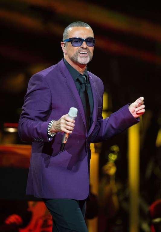 Cuộc đời buồn thảm và cô đơn của ngôi sao George Michael - 3
George Michael thừa nhận, việc công khai là người đồng tính của ông không mấy dễ chịu.