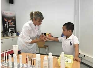 Hành trình điều trị viêm da cơ địa của cậu bé 6 tuổi - 7 Hành trình điều trị viêm da cơ địa của cậu bé 6 tuổi - 7