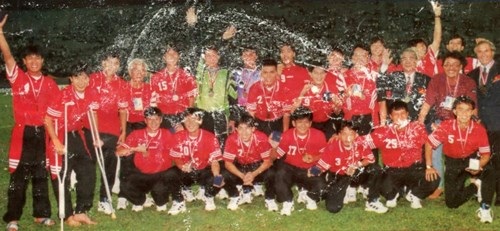 Điểm lại 7 trận chiến giữa tuyển Việt Nam và Indonesia tại AFF Cup - 1
ĐT Việt Nam giành HCĐ Tiger Cup 1996