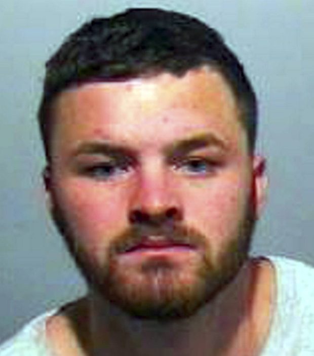 Võ sĩ đánh gãy răng và xương sườn bạn gái vì ghen - 3