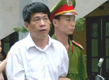 Cựu Tổng Giám đốc PMU 18 Bùi Tiến Dũng không được đặc xá năm nay - 2
Cựu Tổng Giám đốc PMU 18 Bùi Tiến Dũng không đủ điều kiện đặc xá lần này