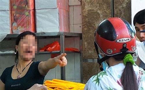 Hà Nội xử nghiêm các hàng “bún mắng, cháo chửi” - 1
Sở Công Thương Hà Nội sẽ thu hồi giấy phép kinh doanh đối với chủ kinh doanh dịch vụ ăn uống kiểu bún mắng cháo chửi.