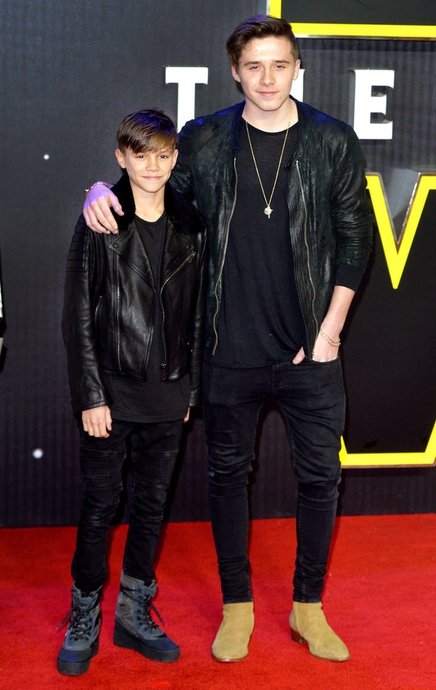 Những siêu mẫu là “con nhà nòi” - 5
Không còn phải nói nhiều Brooklyn và Romeo Beckham - hai con của David - Victoria đều là những cậu chàng nổi tiếng hiện nay. Brooklyn đã được lên bìa tạp chí Teen Vogue còn Romeo quảng cáo cho nhãn hiệu Burberry