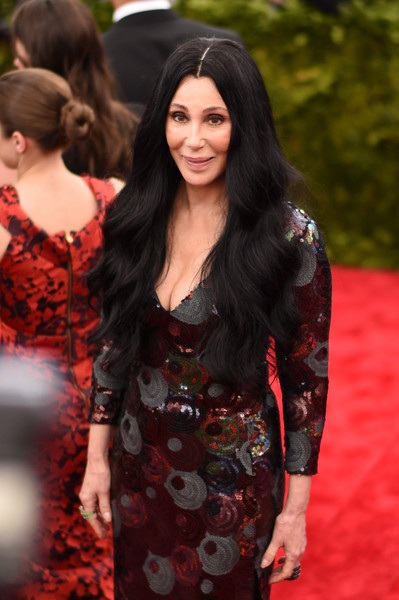 
Ở tuổi 70, Cher vẫn đam mê nghệ thuật, ánh đèn sân khấu, bà dự kiến sẽ thực hiện tour diễn mới vào tháng 2 năm sau vì vẫn có thể tự tin hát live tốt, nhảy múa trên sân khấu và mặc vừa những trang phục diễn
