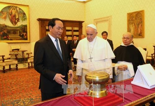 Chủ tịch nước Trần Đại Quang hội kiến Giáo hoàng và Thủ tướng Vatican - 3
Chủ tịch nước Trần Đại Quang tiếp kiến Giáo hoàng Francis. (Ảnh: Nhan Sáng/TTXVN)