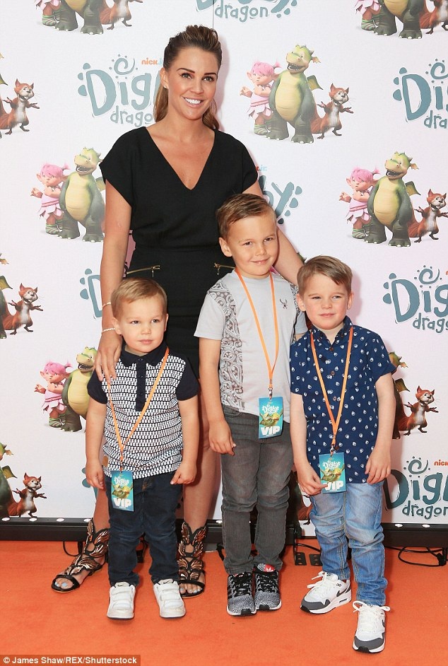 Hoa hậu bị tước vương miện muốn sinh đứa con thứ 4 - 1 Hoa hậu bị tước vương miện muốn sinh đứa con thứ 4 - 1