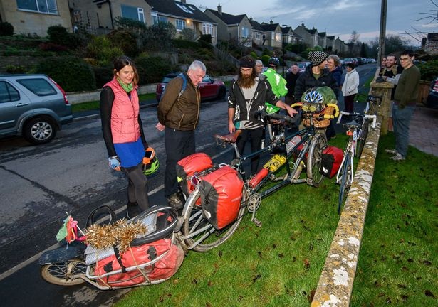 Vụ "thách cưới" khó tin - 10000 dặm đạp xe qua 19 nước mới lấy được vợ - 3 Vụ "thách cưới" khó tin - 10000 dặm đạp xe qua 19 nước mới lấy được vợ - 3