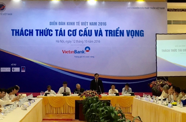 
Diễn đàn kinh tế Việt Nam 2016 tập hợp những chuyên gia hàng đầu để tìm giải pháp cho bài toán đổi mới mô hình tăng trưởng.
