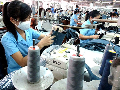 Lương tối thiểu 2017: Bài toán quá khó khi hài hòa lợi ích 2 bên - 3 Lương tối thiểu 2017: Bài toán quá khó khi hài hòa lợi ích 2 bên - 3