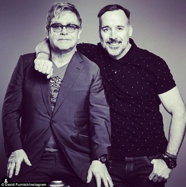 Elton John kỷ niệm 10 năm gắn bó với bạn đời đồng tính - 1 Elton John kỷ niệm 10 năm gắn bó với bạn đời đồng tính - 1
