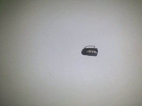 Người phụ nữ bị đạn găm vào lưng khi đang ngồi chơi - 2
Người phụ nữ bị đạn găm vào lưng khi đang ngồi chơ