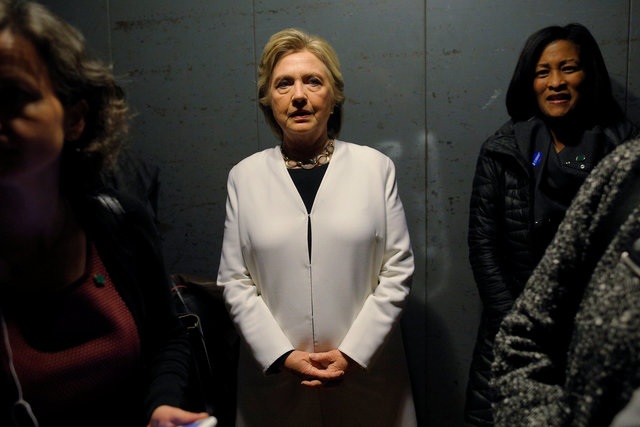 
Bà Clinton tới Philadelphia để vận động tranh cử ngày 5/11 (Ảnh: Reuters)
