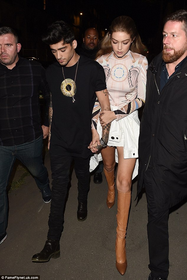 
Cô đã tham gia trình diễn tại tuần lễ thời trang New York, Milan và bây giờ là Paris
