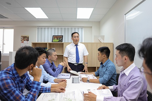 Người thầy của những học trò xuất sắc "made in Việt Nam" - 3
GS Đức và các học trò của mình