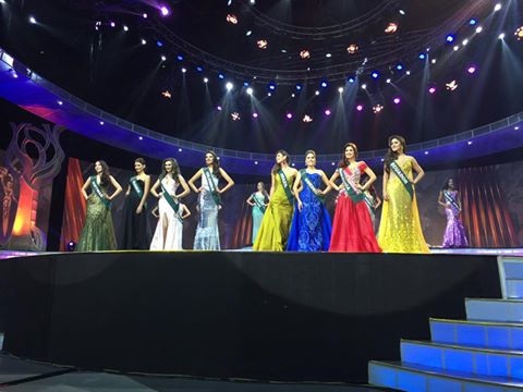 Nam Em lọt Top 8, người đẹp Ecuador là hoa hậu trái đất - 6
Nam Em đứng đầu tiên từ trái sang trong Top 8 cô gái đẹp nhất cuộc thi HHTĐ 2016