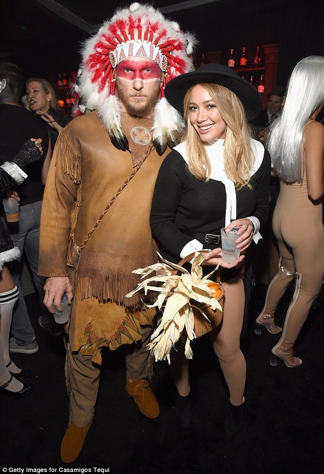 Hilary Duff có bạn trai mới - 6
Hilary Duff và bạn trai mới Jason Walsh đã đón Halloween bên nhau.