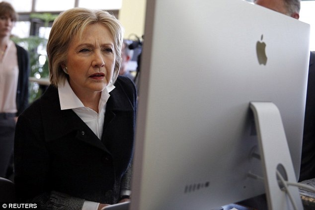 Hé lộ người đứng sau vụ rò rỉ email của bà Clinton - 1
Ứng viên tổng thống đảng Dân chủ Mỹ Hillary Clinton. (Ảnh: Daily Mail)