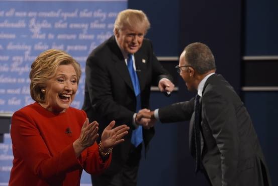 Clinton và Trump "khẩu chiến" gay gắt đến phút chót - 1
Các ứng viên đã kết thúc tranh luận đầu tiên (Ảnh: BBC)