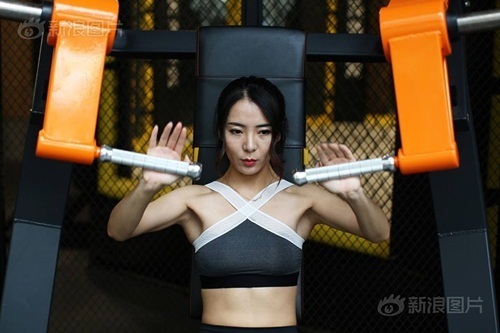 Hot girl kiếm bộn tiền nhờ làm HLV cho giới nhà giàu - 13 Hot girl kiếm bộn tiền nhờ làm HLV cho giới nhà giàu - 13