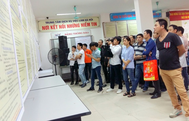 Nên tách biệt tuổi hưu với tuổi nghề? - 1
Nhu cầu tìm việc của lao động trẻ còn rất lớn