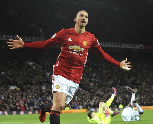 Ibrahimovic bùng nổ giúp MU thăng hoa